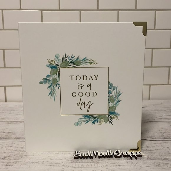 The Paper Studio Greenery Farmhouse Scrapbook Notebook Binder - Picture 2 of 9